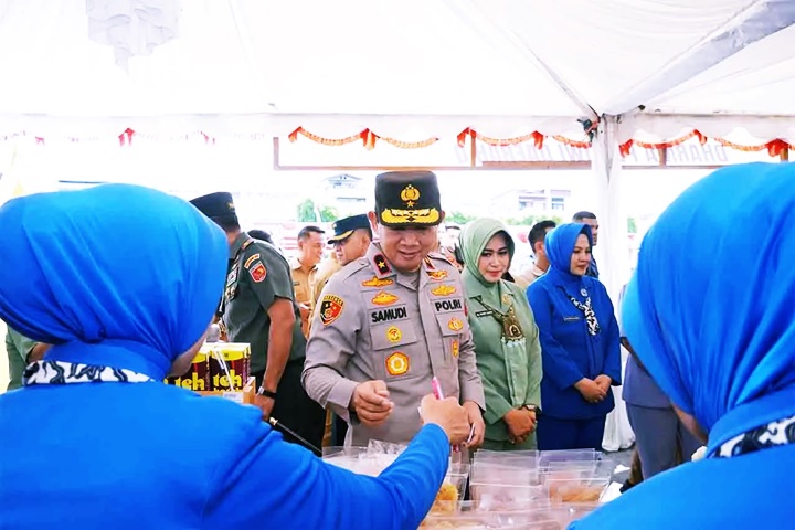 Sinergi TNI-Polri di Maluku Jelang Idul Fitri: Wakapolda Hadiri Bazar Pangan Murah Kodam Pattimura