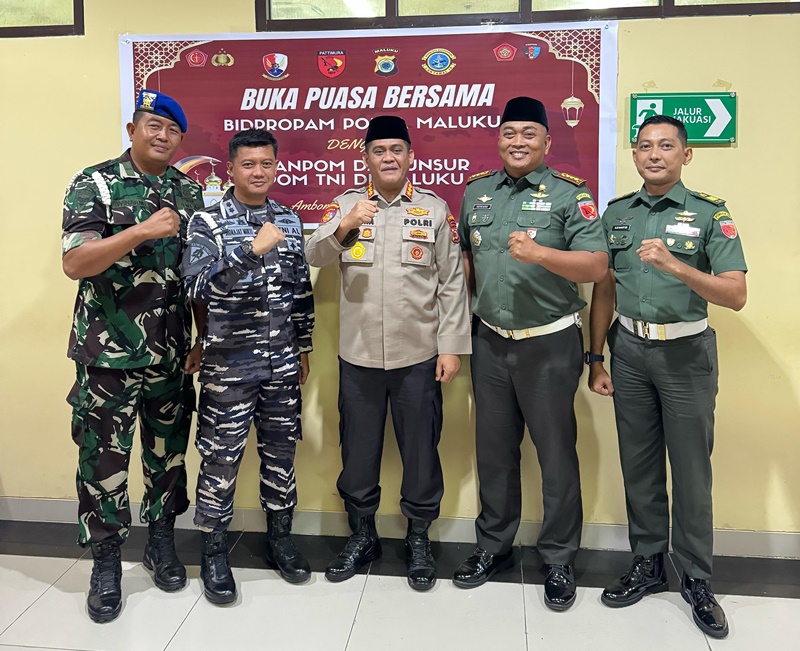 Maluku Harmonis: Propam Polda dan Unsur POM TNI Duduk Bersama dalam Indahnya Ramadan