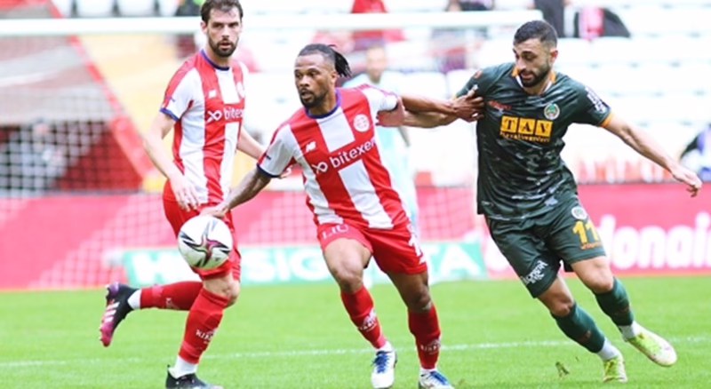 Prediksi Antalyaspor vs Samsunspor: Pertarungan Sengit di Papan Tengah!