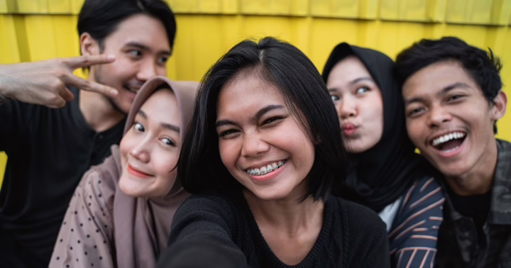 Maluku Utara Puncaki Kebahagiaan Nasional: Dari Sejarah Pemekaran Hingga Resep Hidup Tenang Warganya, Kok Bisa Selalu Happy?