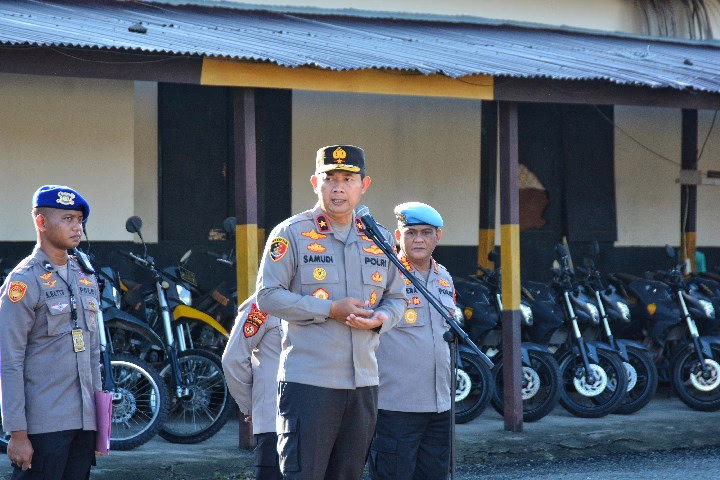 Brigjen Samudi Pimpin Apel Polda Maluku: Disiplin dan Integritas Anggota Dicek Menyeluruh, Termasuk HP Judi Online!