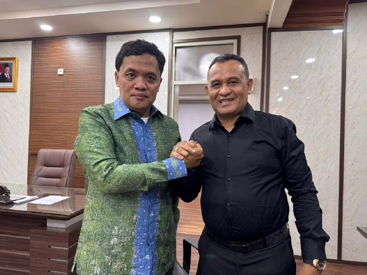 Bupati Buru ‘Ngebut’ ke DPR RI: Ada Apa dengan Komisi Hukum?