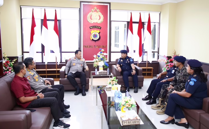 Perangi Illegal Fishing: Strategi Polda Maluku dan PSDKP Ambon Terungkap!