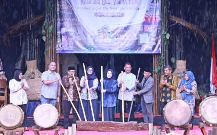Apa Makna Tradisi Ngaruat Bumi di Serang? Pesta Rakyat Meriahkan Pelestarian Budaya