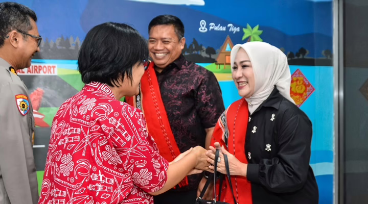 Tradisi Penyambutan Wakapolda Maluku, Syal Khas Daerah Jadi Simbol