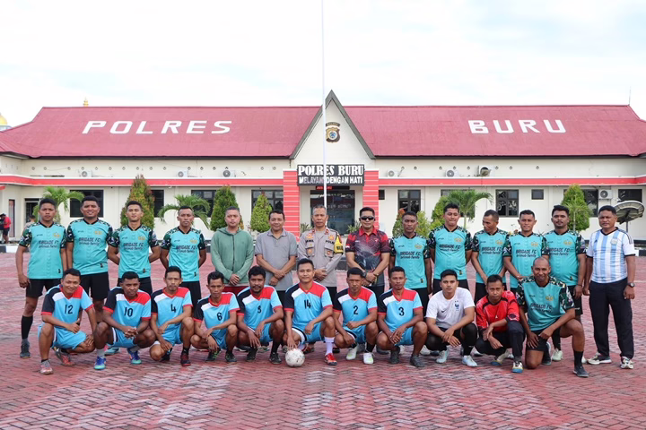 Ketika Semangat Bhayangkara Menyatu dengan Skill Futsal: Kisah Kemenangan Brimob di Polres Buru