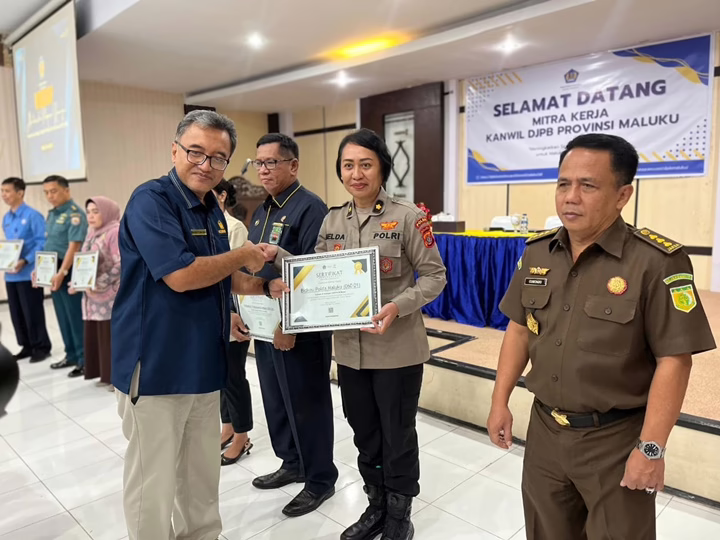 Polda Maluku Ukir Prestasi: Raih Penghargaan Penyusunan Laporan Keuangan Terbaik dari DJPb